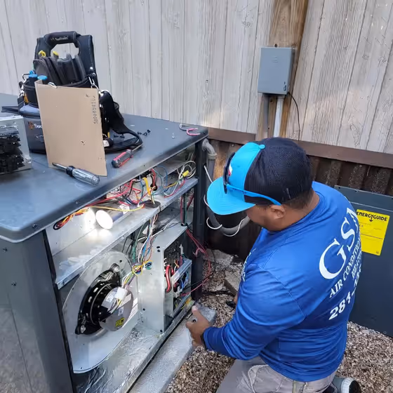 Professional AC installation service by GSM team